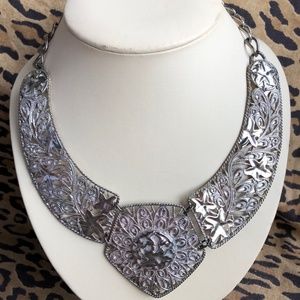 VTG 1980s 1990s Bib Statement Necklace Barrera for Avon Falling Leaves 20"